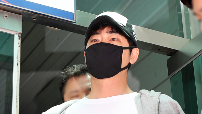 경찰 '성폭력 혐의' 배우 강지환 내일 송치