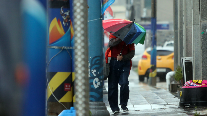 태풍 '다나스' 곧 <em class='find'>전</em>남 상륙…피해 우려