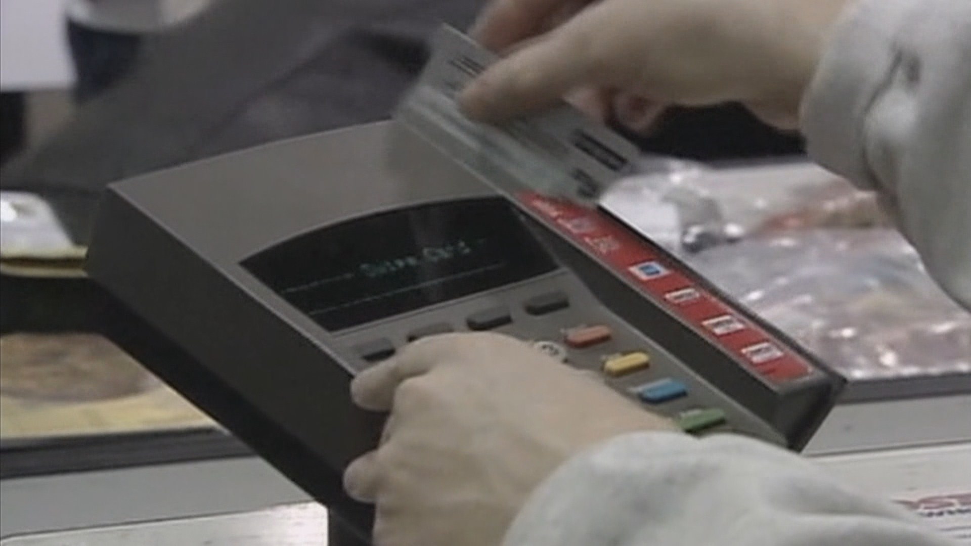 끊이지 않는 카드 복제 피해…"해외 사용 때 주의"