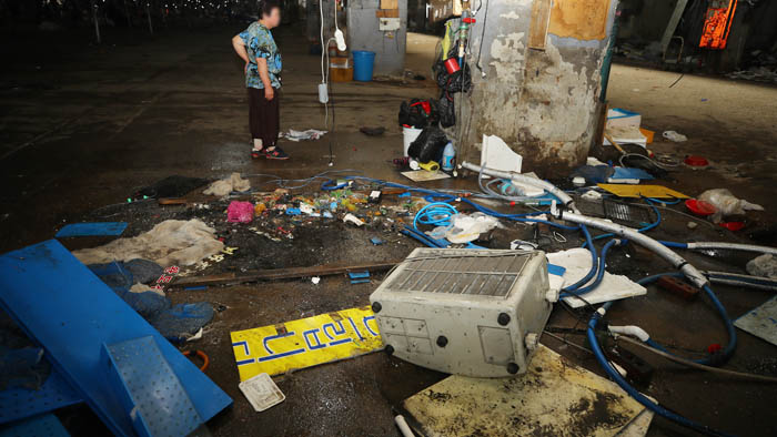 구 노량진수산시장 8차 강제집행…점포 <em class='find'>35</em>곳 폐쇄