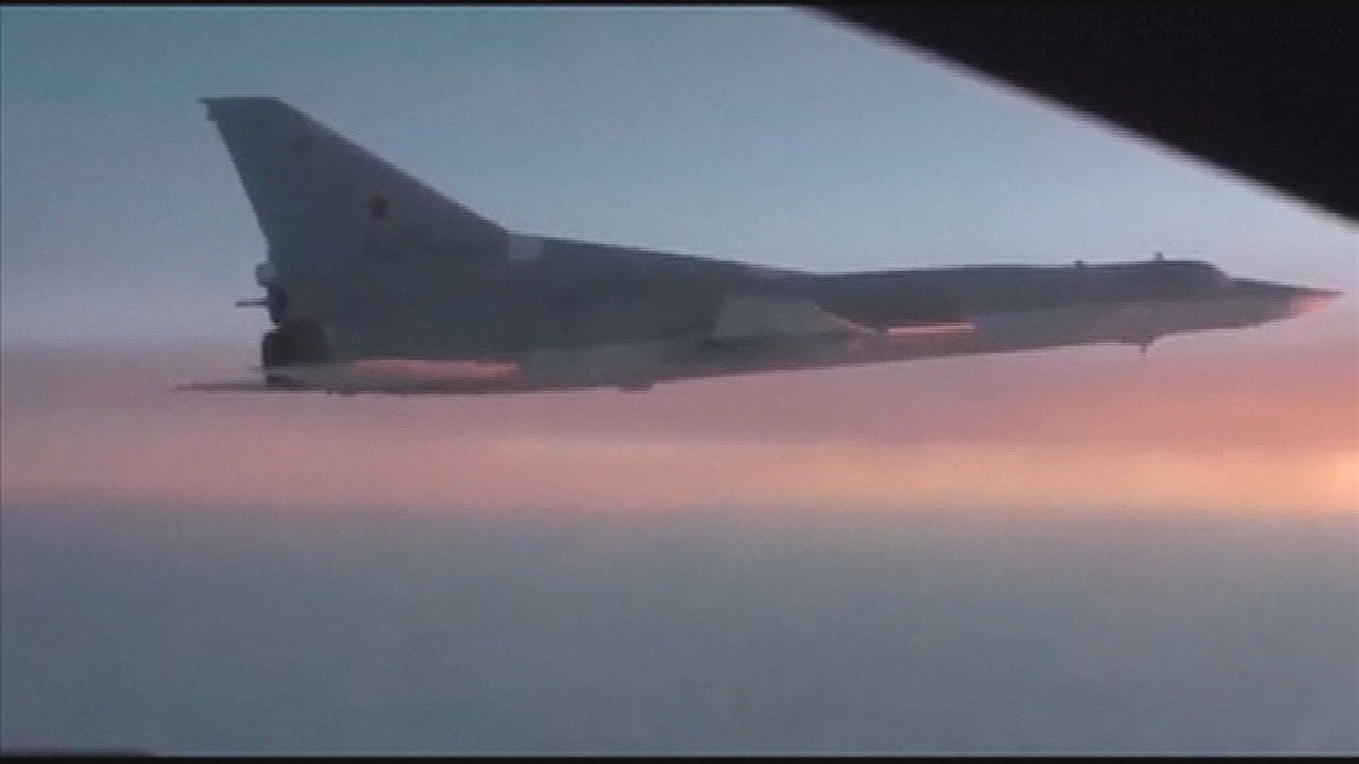 러 정찰기 독도 영공 침범…軍 F-16 경고사격