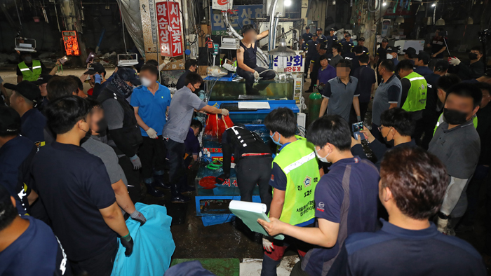 구 노량진수산시장 8차 강제집행…곳곳 충돌