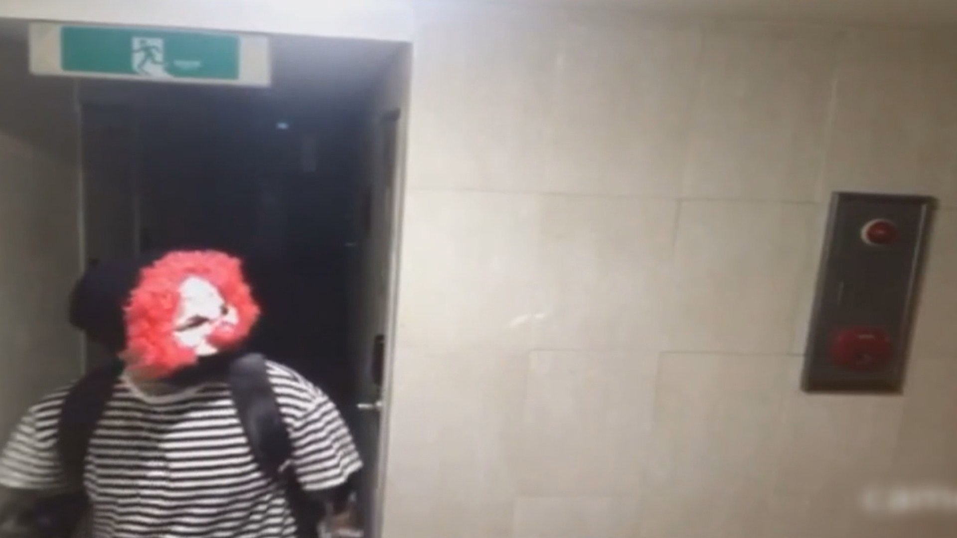 "'피에로 택배 도둑' <em class='find'>영상</em>은 자작극…범죄와 무관"