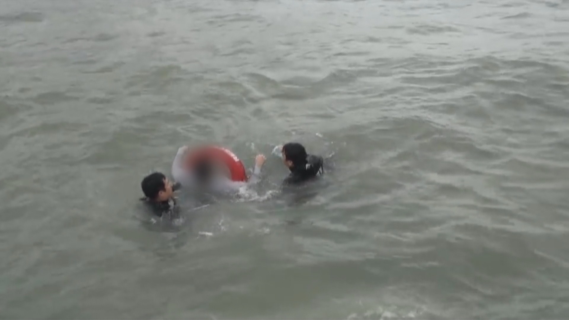 인천대교서 40대 바다로 투신…30<em class='find'>분</em>만에 구조