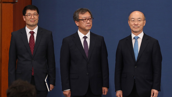 청와대 수석급 교체…후임 민정에 김조원 KAI 사장