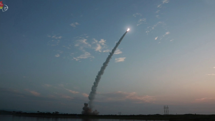 北, 엿새 만에 단거리탄도미사일 2발 시험 발사