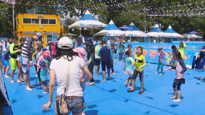 "물속에 풍덩…더위 잊어요"…대구 본격 더위