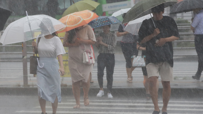 수도권 출근길 호우…"장마 안 끝났나?"
