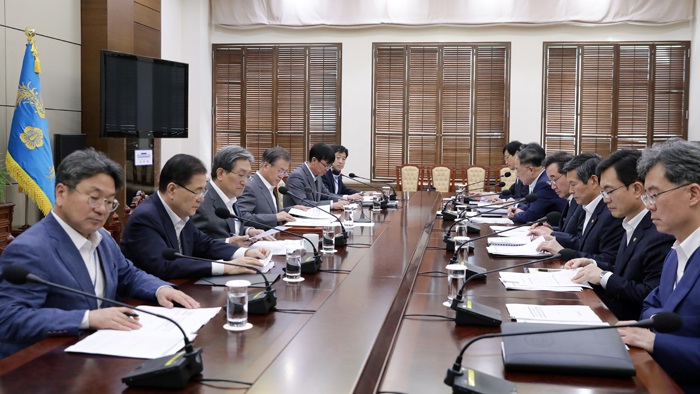 문 대통령, <em class='find'>장관</em> 긴급 소집…日수출규제 상황점검 회의