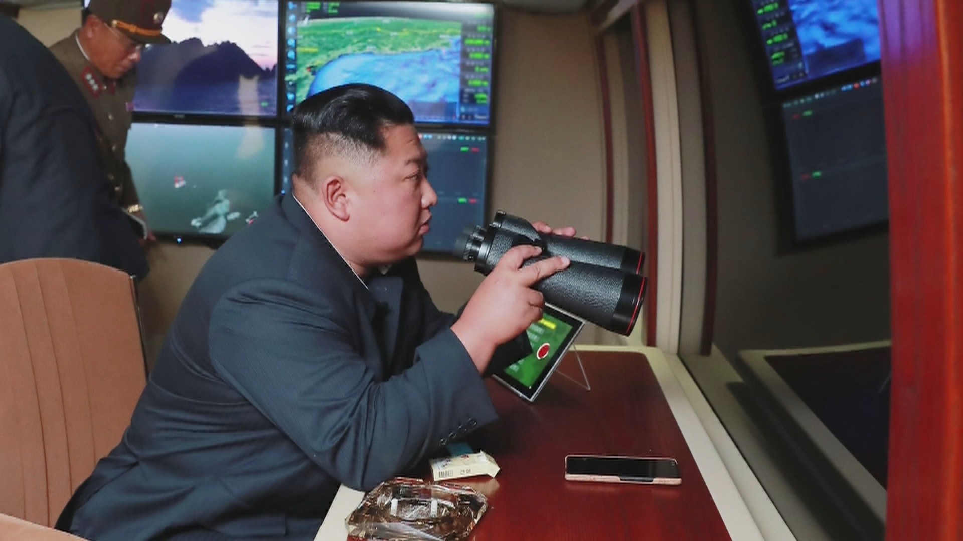 北 "대구경 조종 방사포 시험 사격"…대남비난 수위 조절