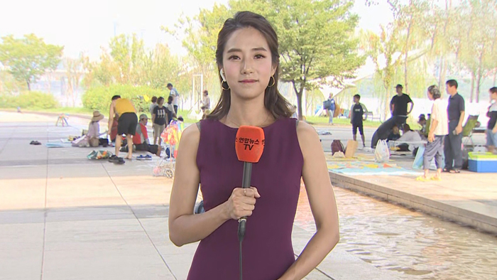 [날씨] 휴일 찌는 듯한 무더위·소나기…태풍 북상 중