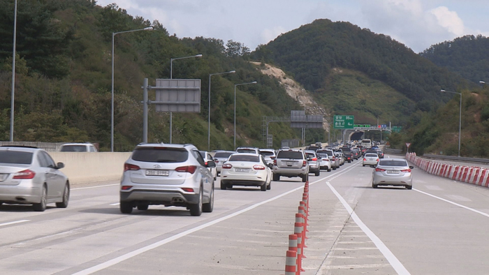 피서객들 속속 귀경길…상행선 정체 시작