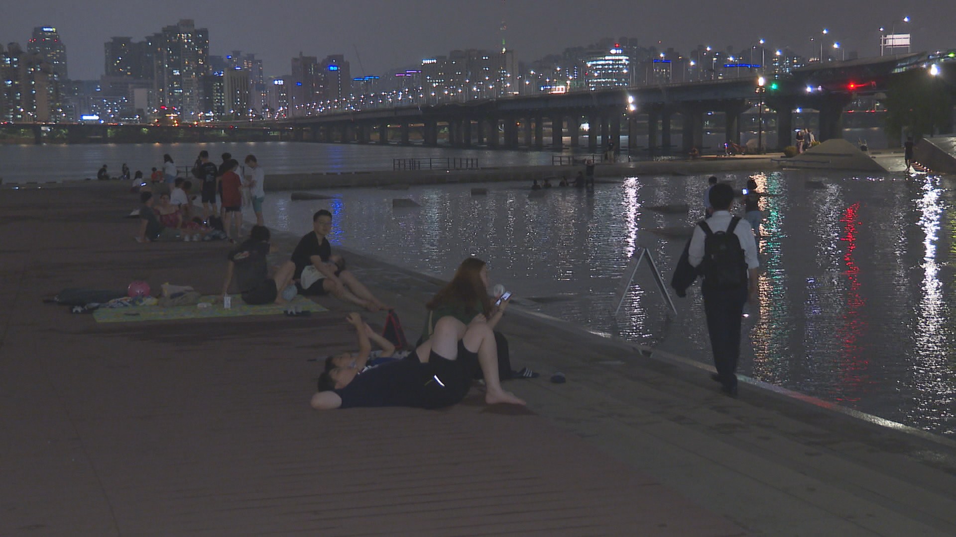 밤낮으로 찜통더위 기승…"한강에서 무더위 식히세요"