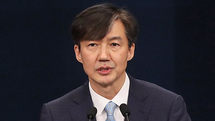 조국 법무장관 후보자 첫 출근…인사청문회 준비 돌입