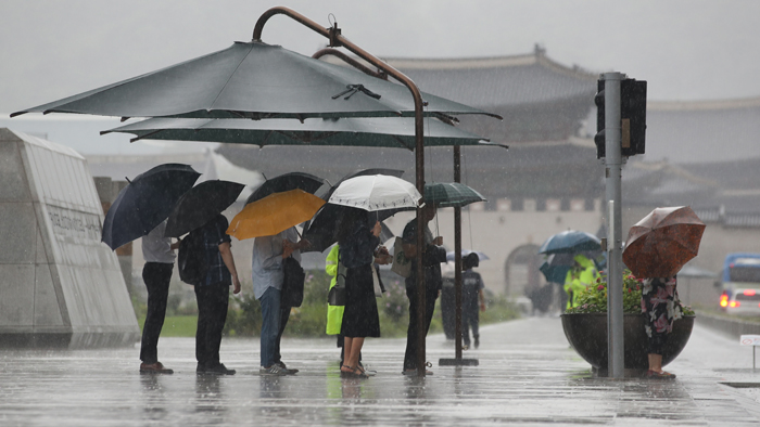 폭염 식혀주는 태풍 '레끼마'…전국 비