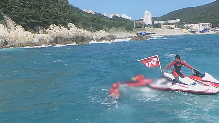 '잠시 발 담근다'며 바다 들어갔던 60대 숨져