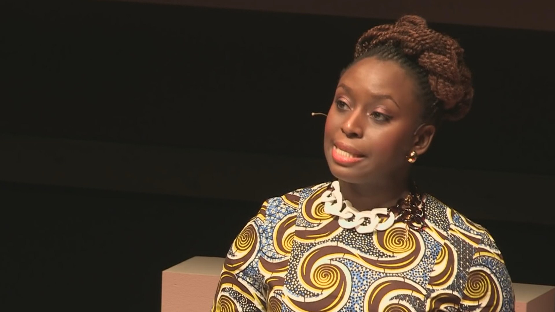 '페미니즘 아이콘' 치마만다 아디치에 방한