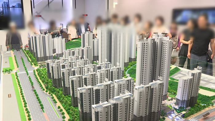 '반값' 아파트 나오면…무주택 길어야 청약 유리