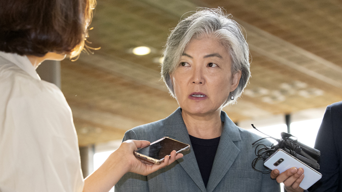 강경화 "지소미아 연장 여부 결정된 것 없어"