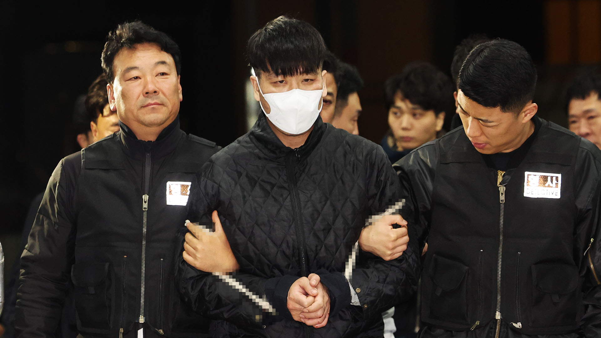 검찰, 특수<em class='find'>강도</em> '탈주범' 김길수 도주 혐의 추가 기소