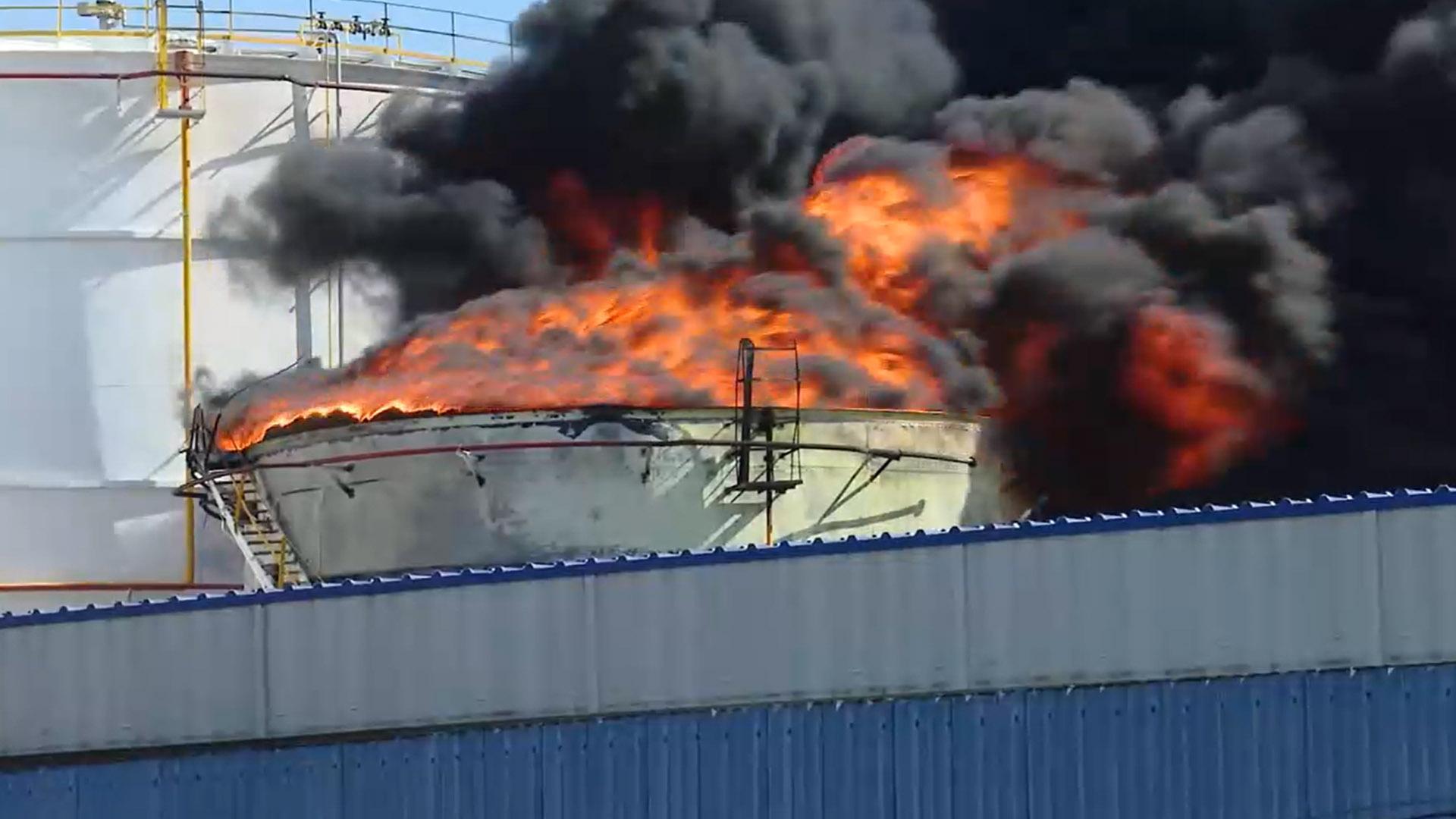 울산 온산공단서 유류 저장탱크 폭발…1명 의식불명·1명 부상